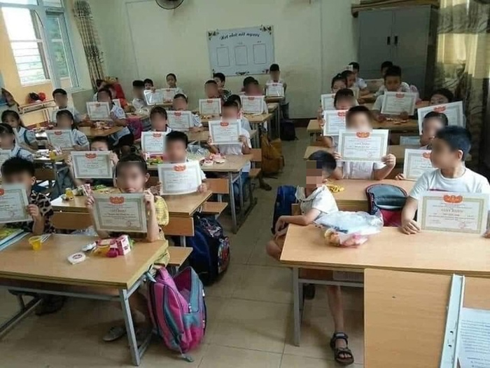 Học sinh duy nhất trong lớp không có giấy khen: Bộ GD&ĐT nói gì? - 1