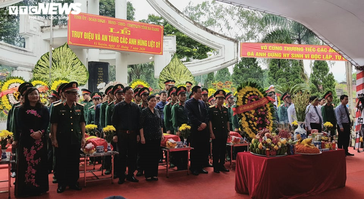 Rưng rưng lễ truy điệu 10 liệt sỹ hy sinh trong cuộc chiến bảo vệ Vị Xuyên - 9