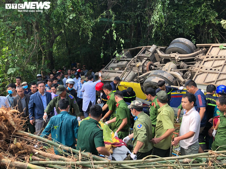 Xe khách lao xuống vực ở Kon Tum: Phó thủ tướng yêu cầu làm rõ - 1