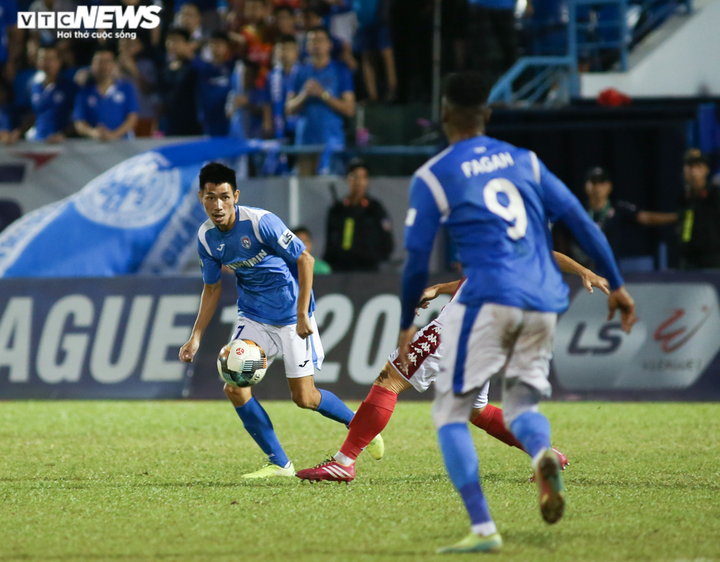 Ảnh: Bùi Tiến Dũng tỏa sáng trong trận CLB TP.HCM thắng đậm - 11
