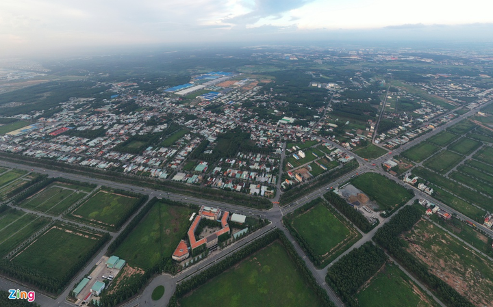 Thành phố mới Bình Dương vẫn vắng bóng người sau 10 năm - 10