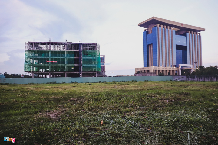 Thành phố mới Bình Dương vẫn vắng bóng người sau 10 năm - 11