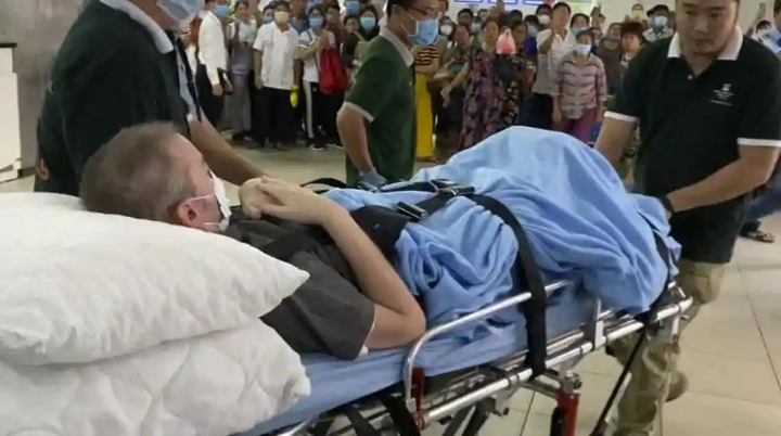 Báo Mỹ: Phi công người Anh là biểu tượng chống COVID-19 thành công của Việt Nam - 1