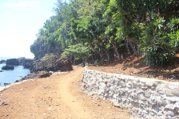 Ảnh: Phá núi, xây kè, dựng hàng quán xâm lấn danh thắng Ba Làng An - 8