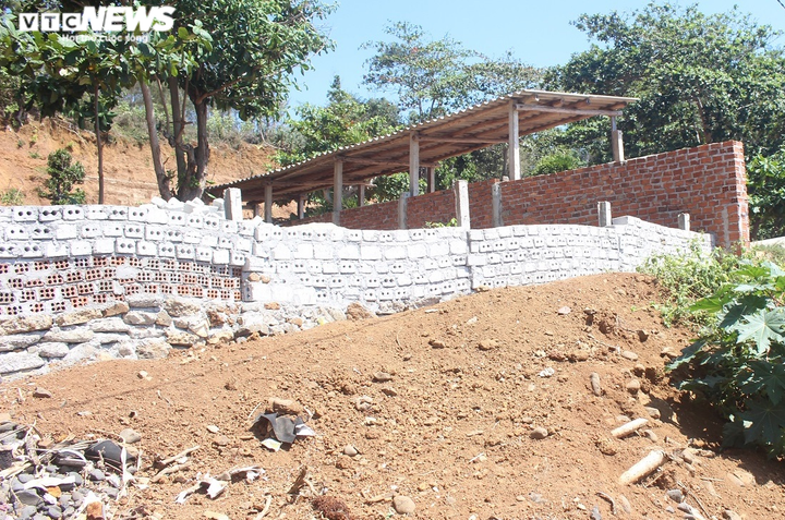 Ảnh: Phá núi, xây kè, dựng hàng quán xâm lấn danh thắng Ba Làng An - 7