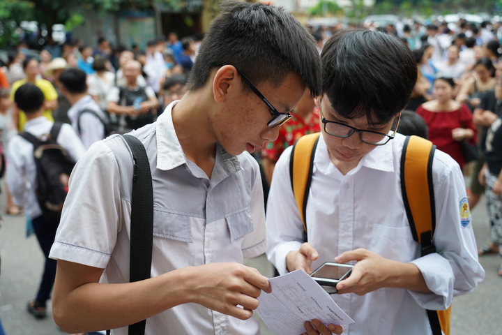 Hơn 3.500 thí sinh chạy đua giành suất vào hai trường chuyên 'hot' nhất Hà Nội - 5