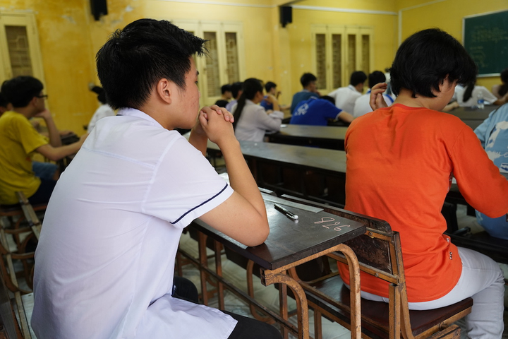 Hơn 3.500 thí sinh chạy đua giành suất vào hai trường chuyên 'hot' nhất Hà Nội - 7