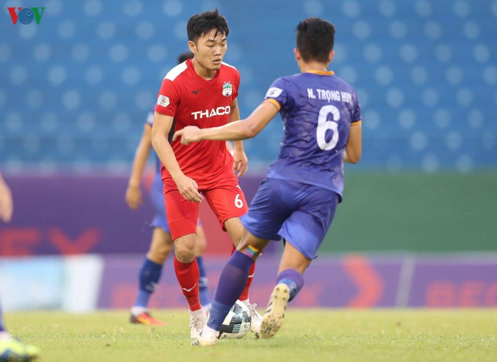 HLV HAGL: 'Xuân Trường thể lực yếu là điều đương nhiên' - 1