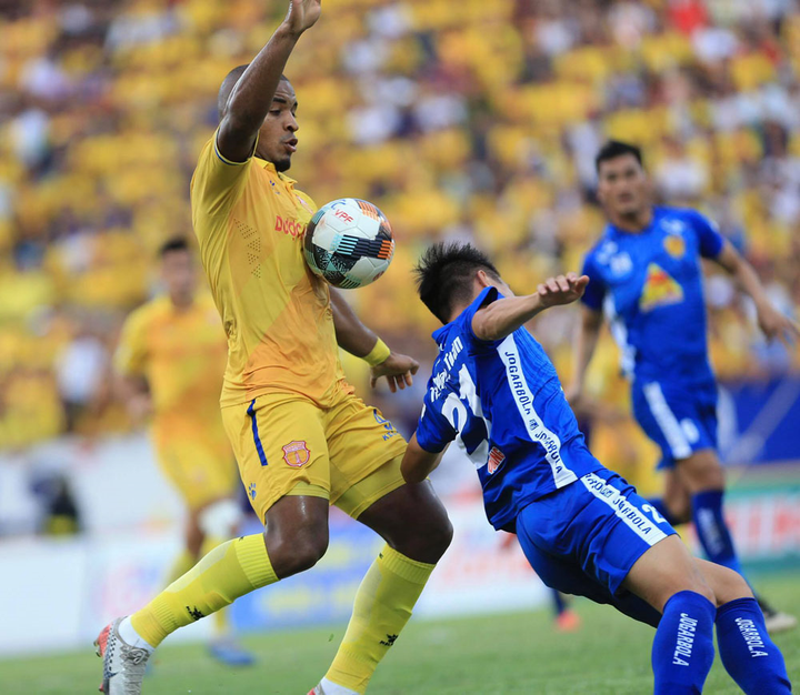 Thiên Trường đông kỷ lục ngày Nam Định đá chung kết ngược với Quảng Nam - 10