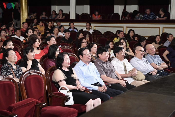 'Chuyện tình Khau Vai' hồi sinh sân khấu cải lương hậu COVID-19 - 2