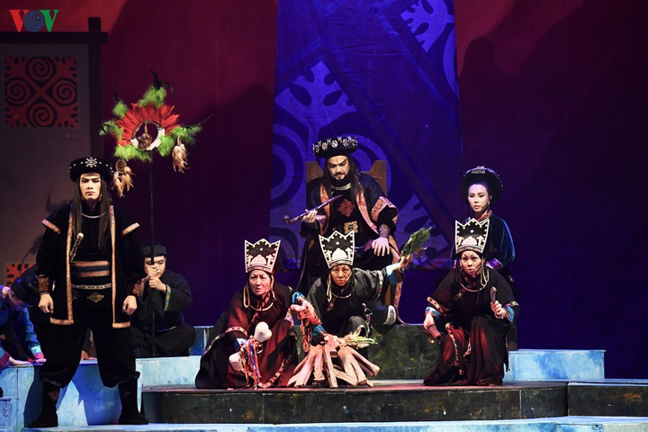 'Chuyện tình Khau Vai' hồi sinh sân khấu cải lương hậu COVID-19 - 4