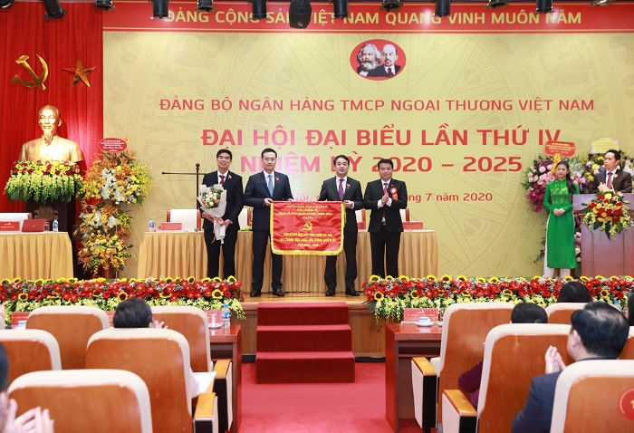 Đảng bộ Vietcombank đạt thành tích xuất sắc nhiệm kỳ 2015 - 2020 - 3