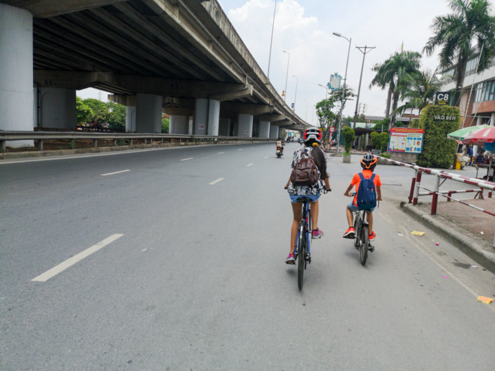Du ngoạn Hà Nội bằng ... xe đạp - 1