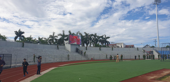 Sợ vỡ sân, Hà Tĩnh diễn tập an ninh trước ngày đón Công Phượng, Phi Sơn - 1