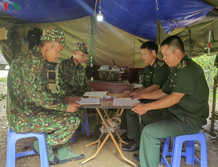 Lính biên phòng Điện Biên ngủ rừng, bám núi chống nhập cảnh trái phép - 9