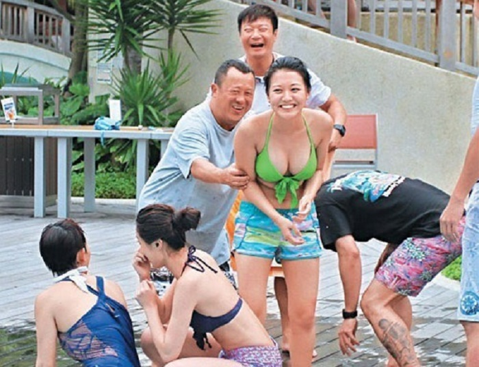 Sau loạt cáo buộc cưỡng hiếp, Tăng Chí Vỹ livestream bán hàng dởm - 3