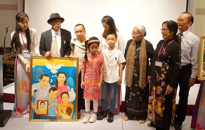 32 năm sau kỳ tích ca mổ tách rời cặp song sinh dính liền đầu tiên của Việt Nam - 2