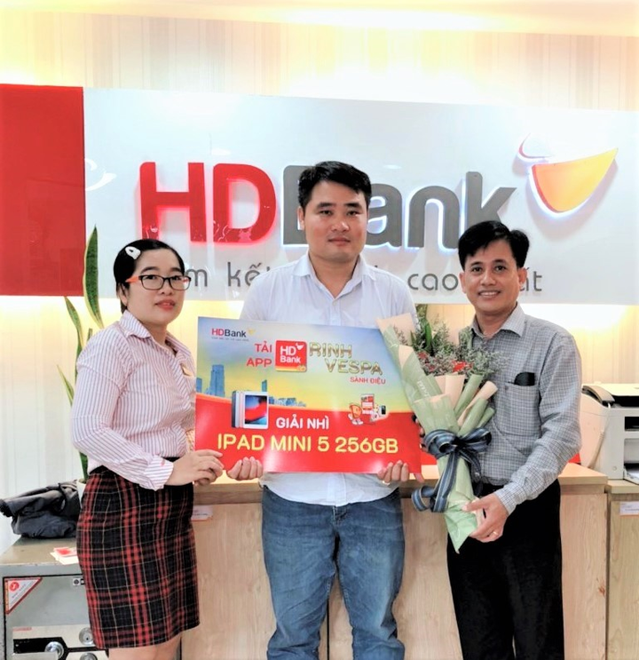 64 khách hàng HDBank may mắn nhận giải 'Tải App HDBank – Rinh Vespa sành điệu' - 3