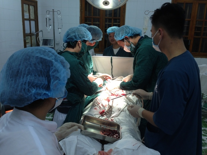 Nhiều ca bệnh nặng được TTYT quân dân y Bạch Long Vĩ cấp cứu thành công - 1