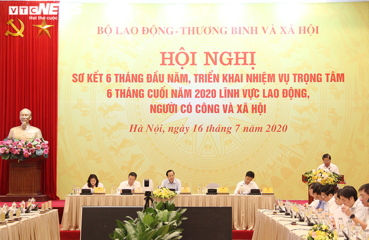 Gần 31 triệu lao động bị ảnh hưởng do COVID-19: Bộ LĐ-TBXH đề ra nhiều giải pháp - 2