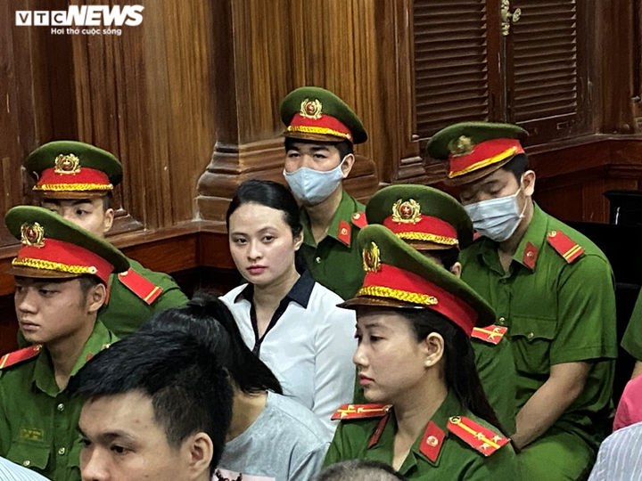 Hot girl Ngọc ‘Miu’ và ông trùm ma túy Văn Kính Dương hầu tòa - 10