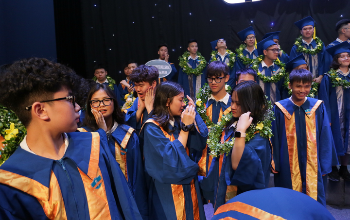 Lời nhắn nhủ truyền cảm hứng của cô hiệu trưởng đến học sinh cuối cấp - 6