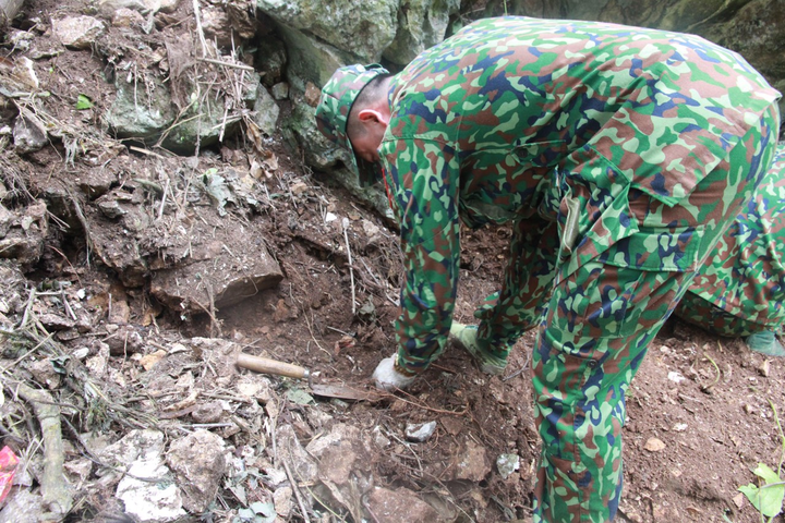 Quy tập hài cốt liệt sĩ ở Vị Xuyên: Bới đất, lật đá đưa các anh về - 5