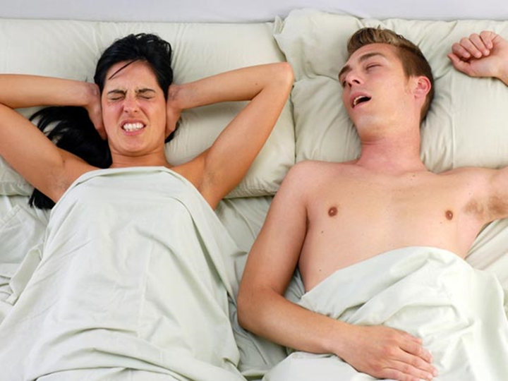 Vì sao bạn hay bị hôi miệng vào buổi sáng? - 5