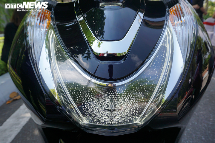 Cận cảnh 'hàng nóng' Honda SH mode 125cc 2020 vừa ra mắt thị trường Việt Nam - 8