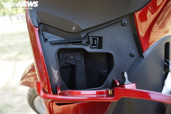 Cận cảnh 'hàng nóng' Honda SH mode 125cc 2020 vừa ra mắt thị trường Việt Nam - 9