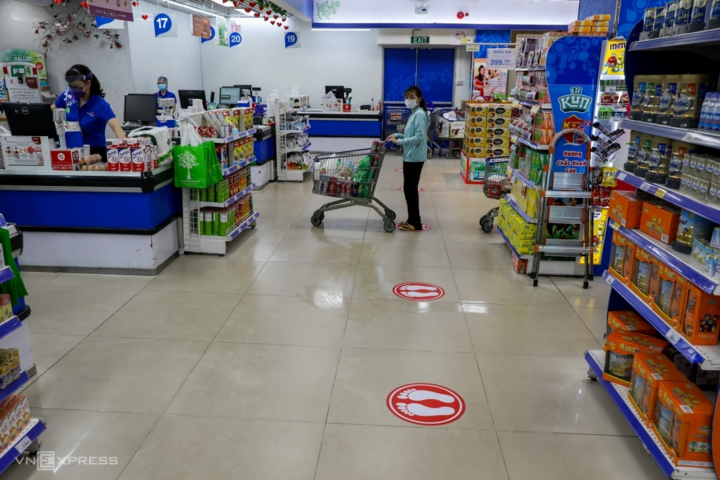 '90% người Việt bị giảm thu nhập vì COVID-19' - 1