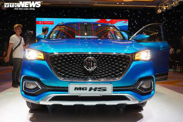 MG HS - mẫu xe SUV đối thủ của Hyundai Tucson, Mazda CX-5 có gì đặc biệt? - 1
