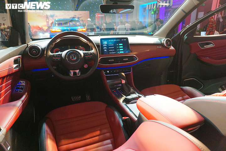 MG HS - mẫu xe SUV đối thủ của Hyundai Tucson, Mazda CX-5 có gì đặc biệt? - 9