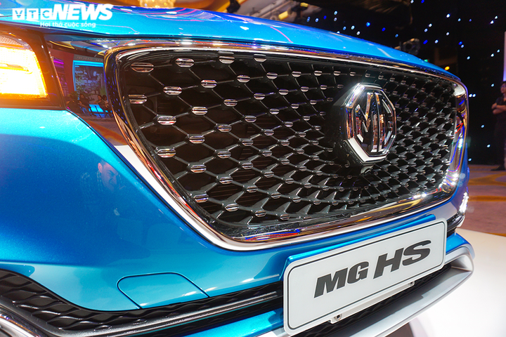 MG HS - mẫu xe SUV đối thủ của Hyundai Tucson, Mazda CX-5 có gì đặc biệt? - 2