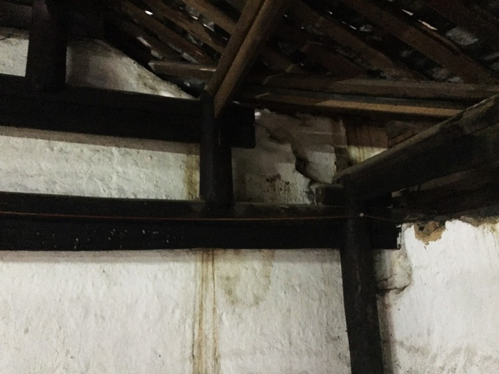 Dinh thự họ Vương kêu cứu - 2