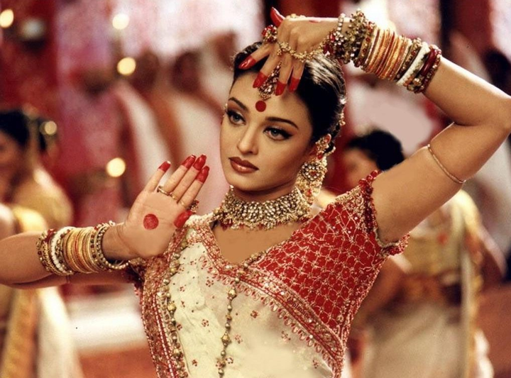 Aishwarya Rai - hoa hậu đẹp nhất thế giới và lễ cưới với cây - 3