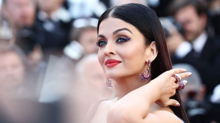 Aishwarya Rai - hoa hậu đẹp nhất thế giới và lễ cưới với cây - 1