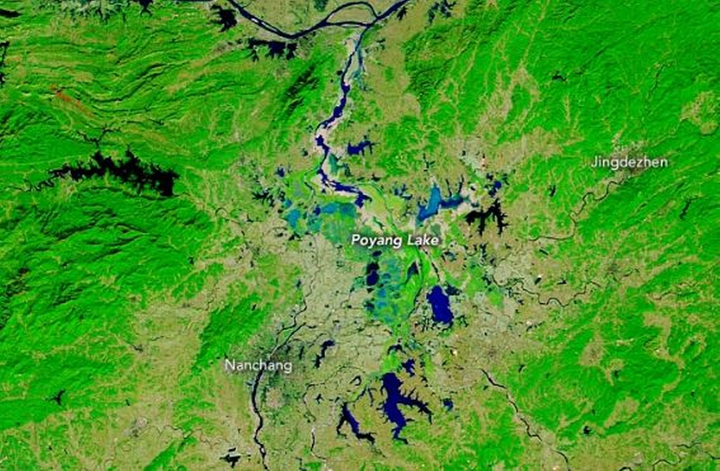 Vì sao Trung Quốc hứng chịu mưa lũ nghiêm trọng trong năm nay? - 2