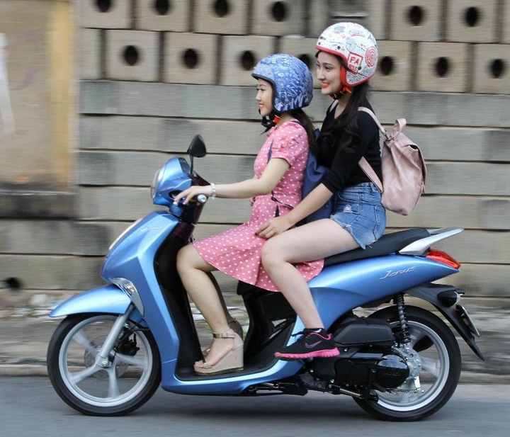 Định kiến' bán xăng cho phụ nữ là tội ác' bắt nguồn từ đâu? - 2