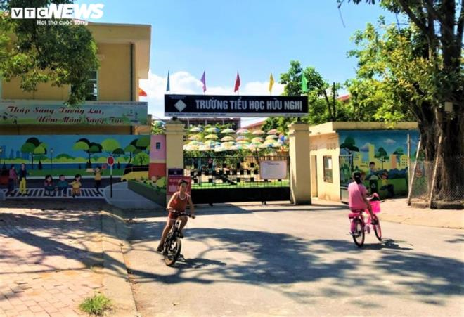 Bé lớp 1 bị bố của bạn hành hung: Nhà trường báo cáo không đúng sự thật? - 1