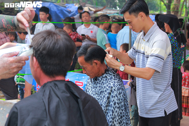 Ảnh: Trẻ em vùng cao Sơn La tham gia trò chơi trong mùa lễ hội - 11