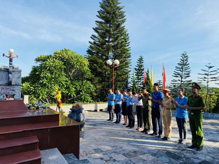 Eximbank triển khai hoạt động về nguồn nhân Ngày Thương binh, liệt sỹ - 1