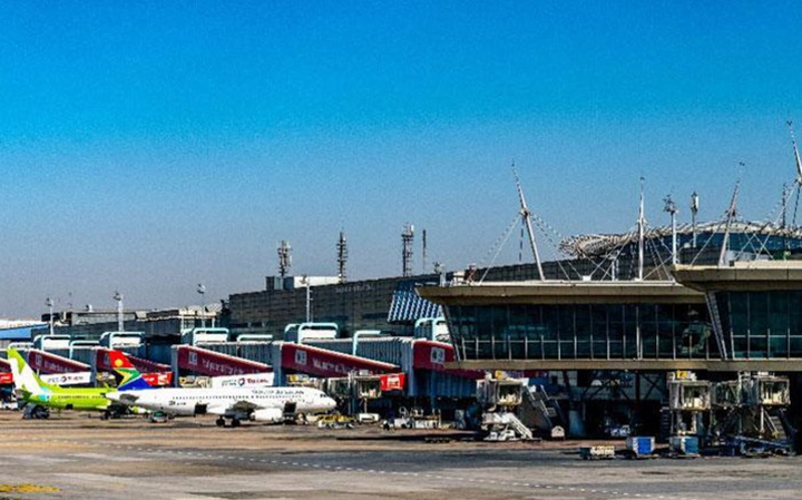 Cảnh sát Nam Phi bắn chết 2 nghi phạm cướp khẩu trang - 1