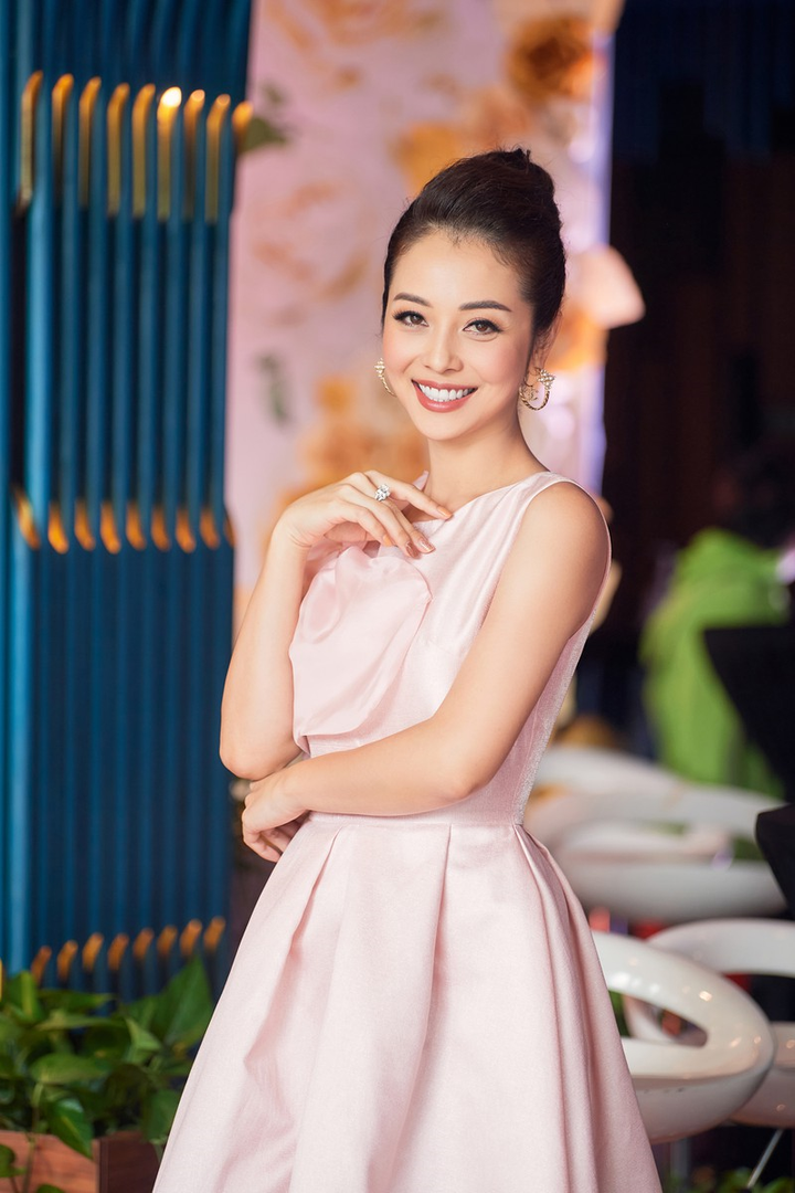 Jennifer Phạm: 'Chồng tôi không phân biệt con chung, con riêng' - 10