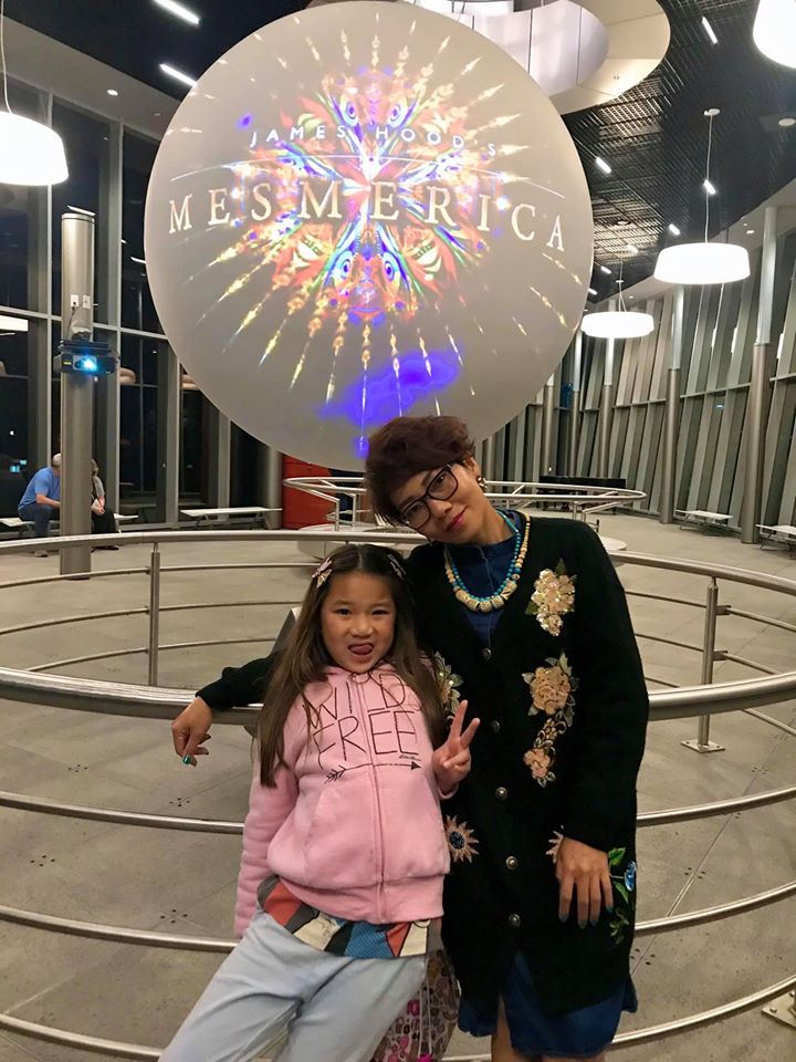 Con gái 8 tuổi đáng yêu, có khiếu âm nhạc của diva Hà Trần - 7