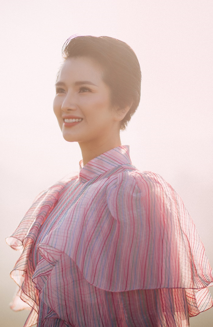 Hoa hậu Cao Thùy Dương lần đầu kể chuyện làm PG, ăn mỳ gói qua ngày - 2