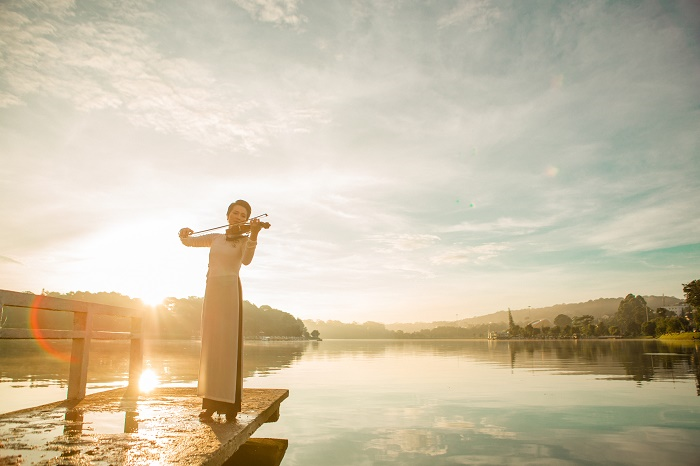 Hoa hậu Cao Thùy Dương lần đầu kể chuyện làm PG, ăn mỳ gói qua ngày - 3