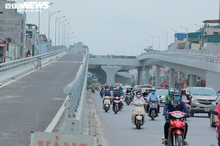 Cận cảnh đường vành đai 2 trên cao giải tỏa 'nút thắt cổ chai' Trường Chinh - 3