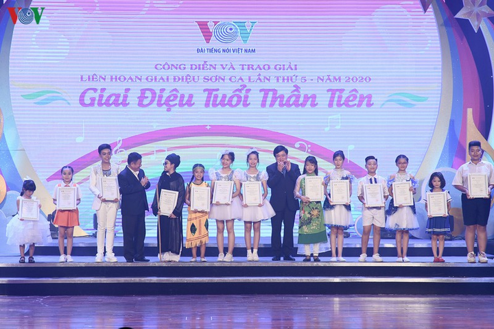 Tưng bừng đêm công diễn và trao giải Liên hoan Giai điệu Sơn ca 2020 - 7