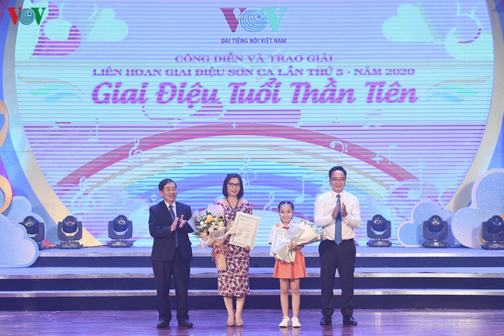 Tưng bừng đêm công diễn và trao giải Liên hoan Giai điệu Sơn ca 2020 - 9
